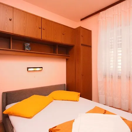 דירה Family-friendly With Swimming Pool Mundanije, Rab - 5072 Mundanije