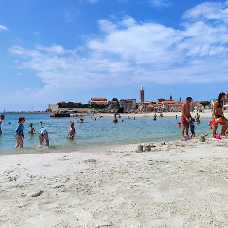 דירה Family-friendly With Swimming Pool Mundanije, Rab - 5072 *