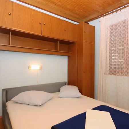 Lejlighed Family-friendly With Swimming Pool Mundanije, Rab - 5072