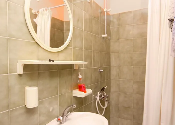 Lägenhet Family-Friendly Apartments With Swimming Pool Mundanije, Rab - 5072