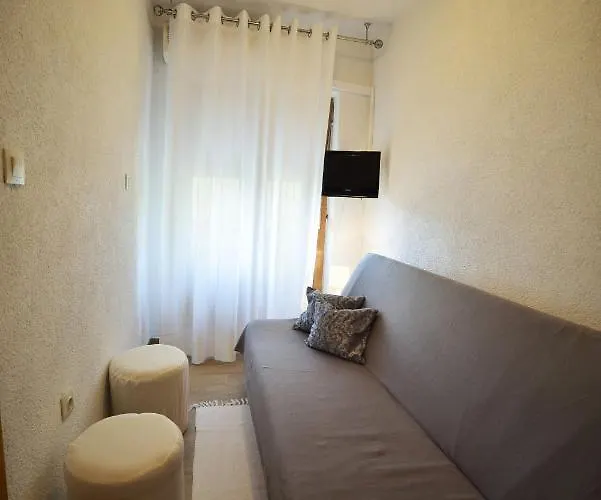 Family-Friendly Apartments With Swimming Pool Mundanije, Rab - 5072 Lägenhet