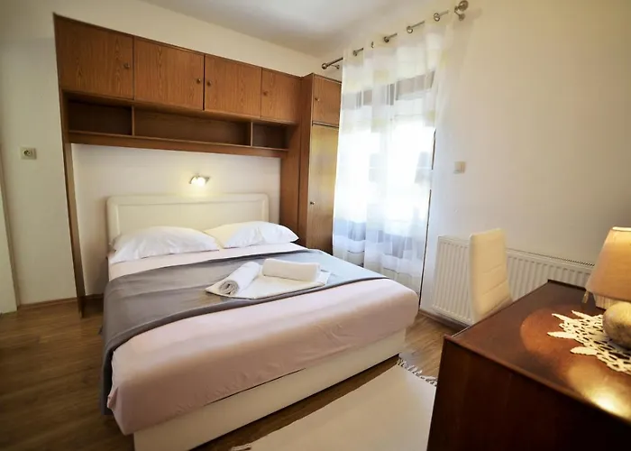 Family-Friendly Apartments With Swimming Pool Mundanije, Rab - 5072 Apartment *