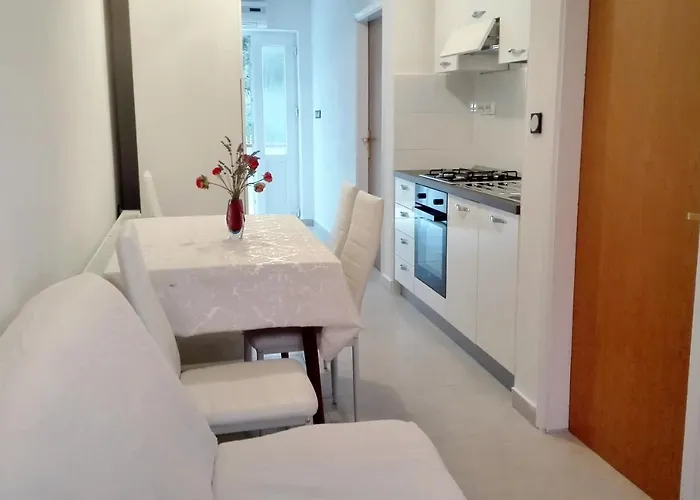 Family-Friendly Apartments With Swimming Pool Mundanije, Rab - 5072 Apartment Mundanije