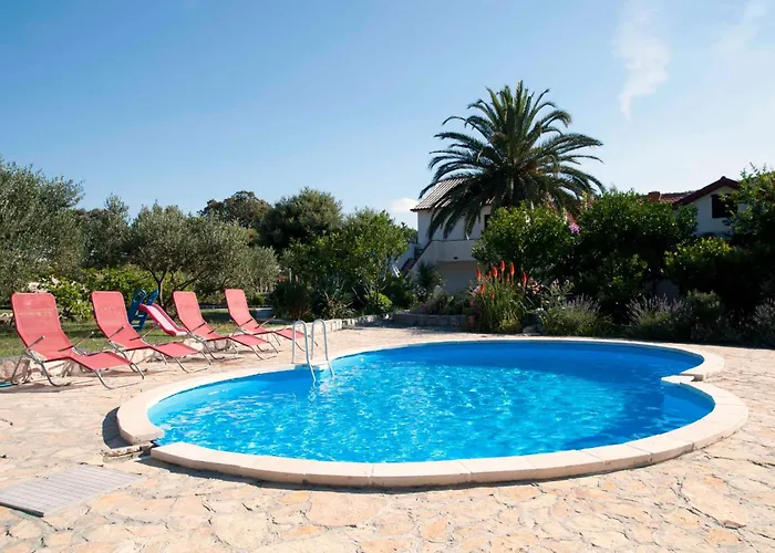 Family-Friendly Apartments With Swimming Pool Mundanije, Rab - 5072