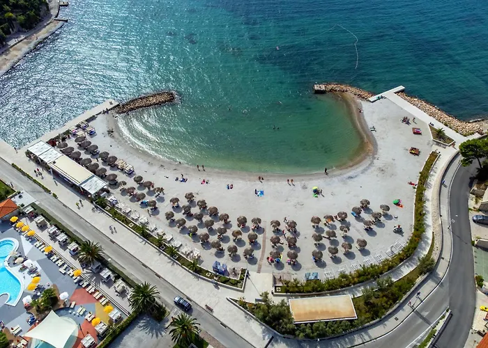 Lägenhet Family-Friendly Apartments With Swimming Pool Mundanije, Rab - 5072